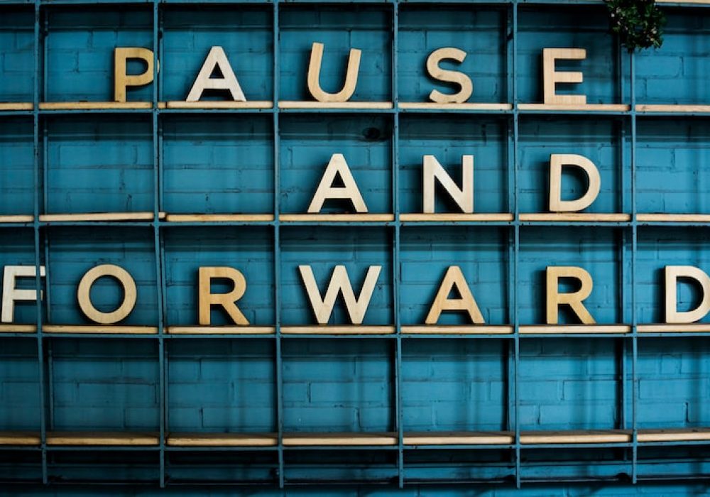 pause-forward_53876-54257